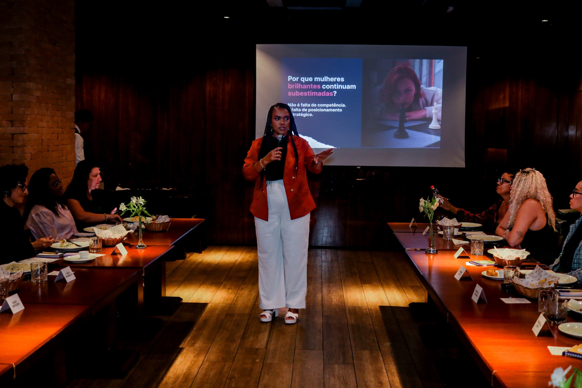 Flávia Silva — Estrategista de Carreira